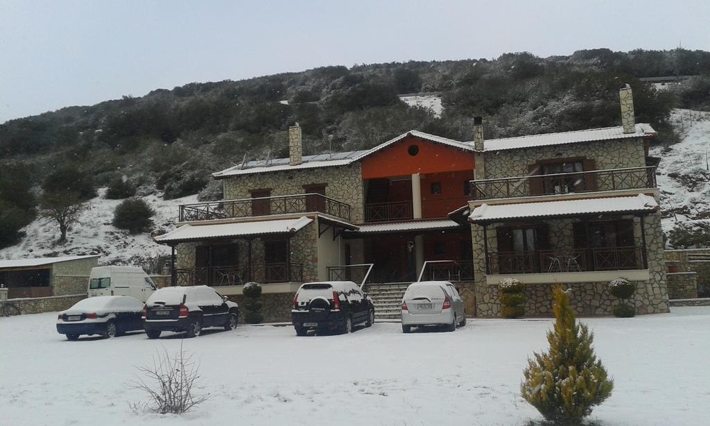Ariadni Kalavryta Bagian luar foto