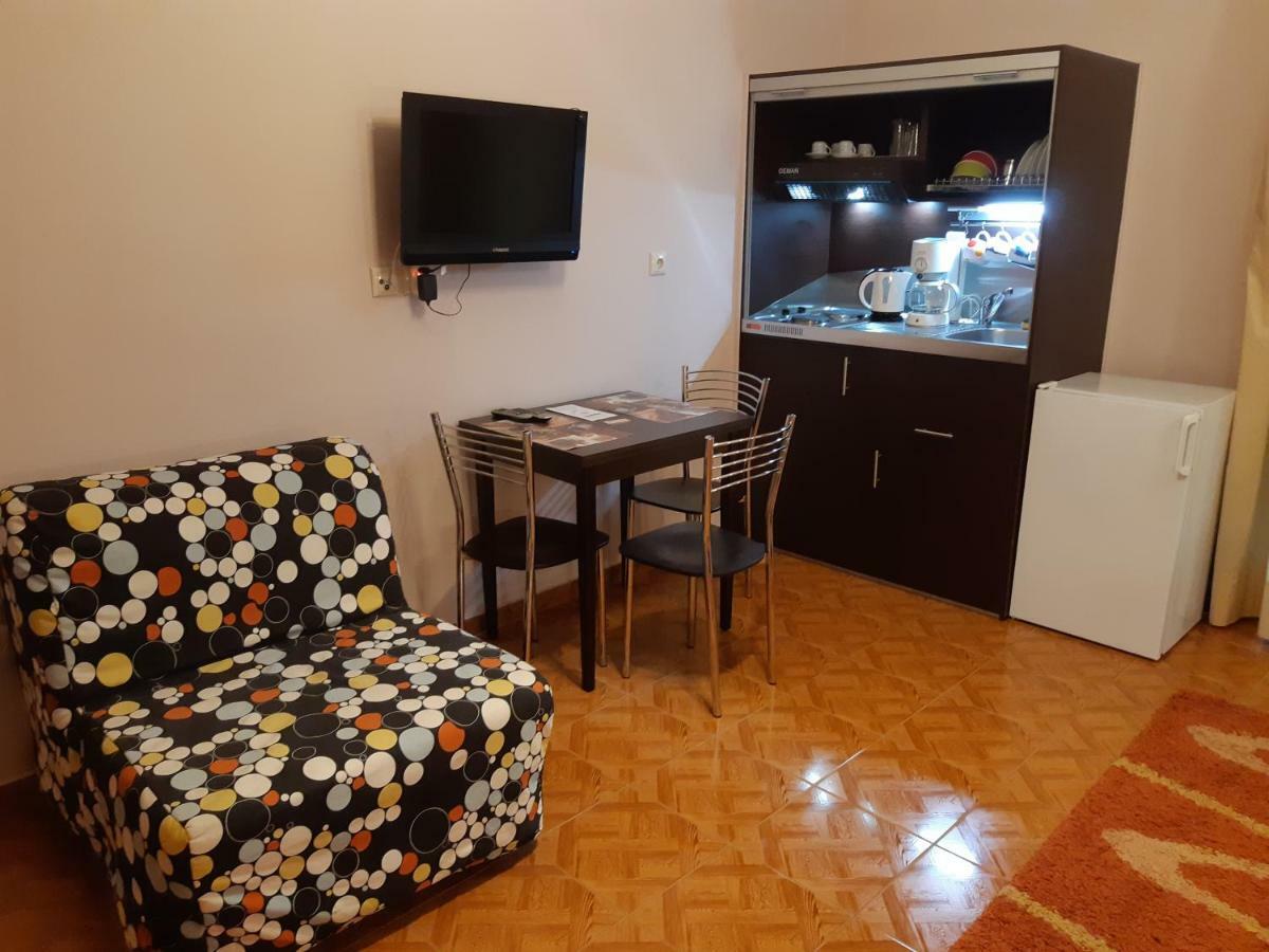 Ariadni Kalavryta Bagian luar foto