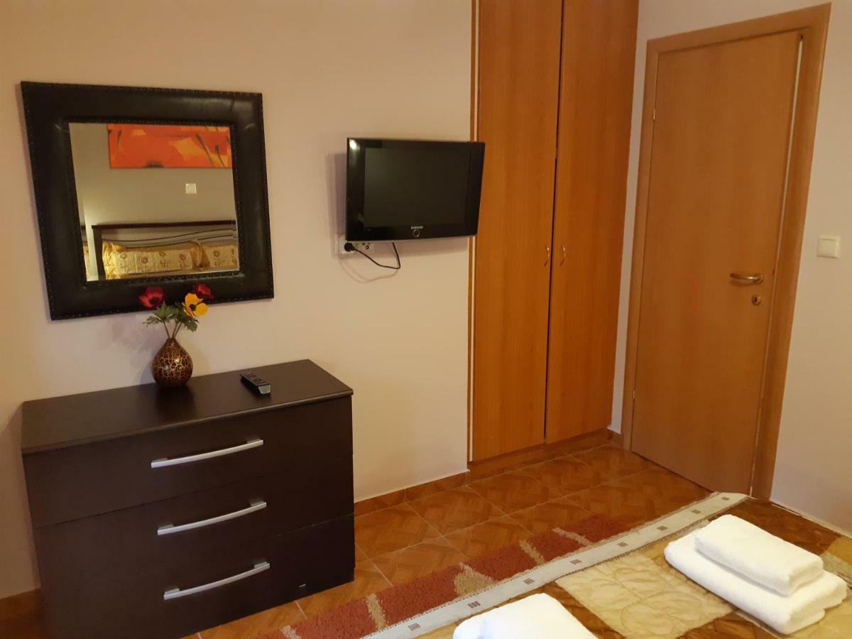 Ariadni Kalavryta Bagian luar foto